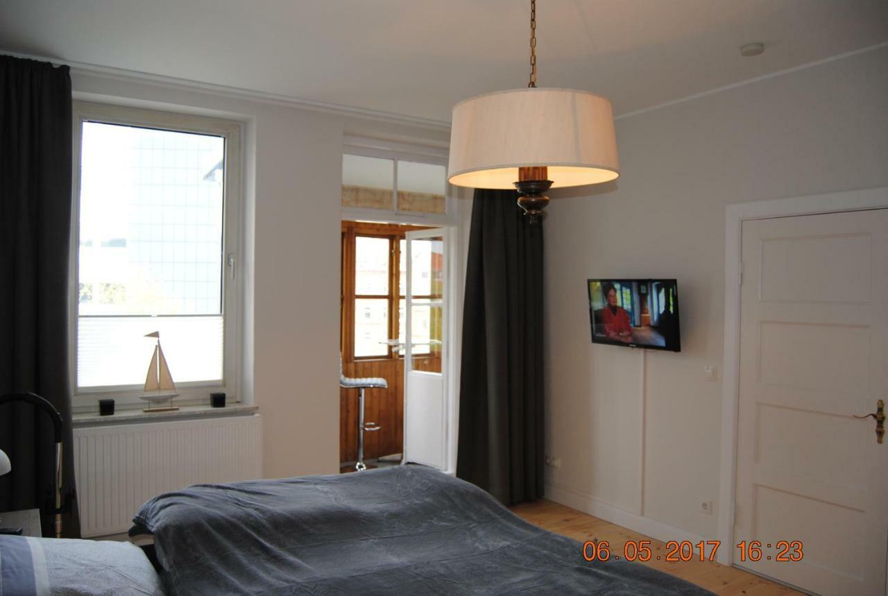 Ruhige Ferienwohnung In Der City Koenigswohnung Kiel Esterno foto
