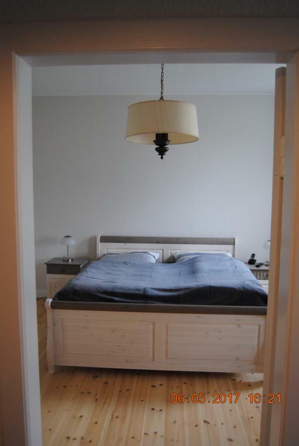 Ruhige Ferienwohnung In Der City Koenigswohnung Kiel Esterno foto