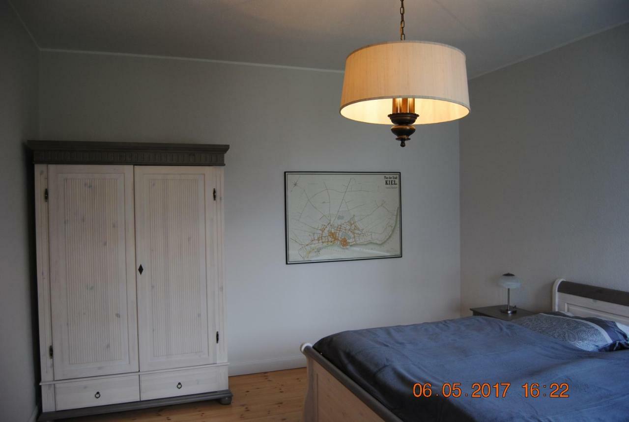 Ruhige Ferienwohnung In Der City Koenigswohnung Kiel Esterno foto