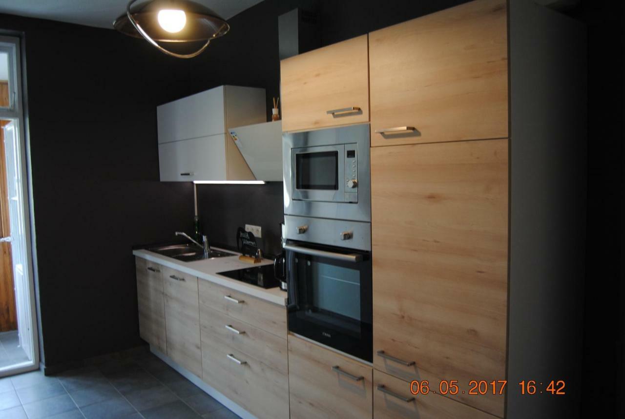 Ruhige Ferienwohnung In Der City Koenigswohnung Kiel Esterno foto
