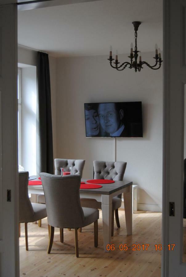 Ruhige Ferienwohnung In Der City Koenigswohnung Kiel Esterno foto
