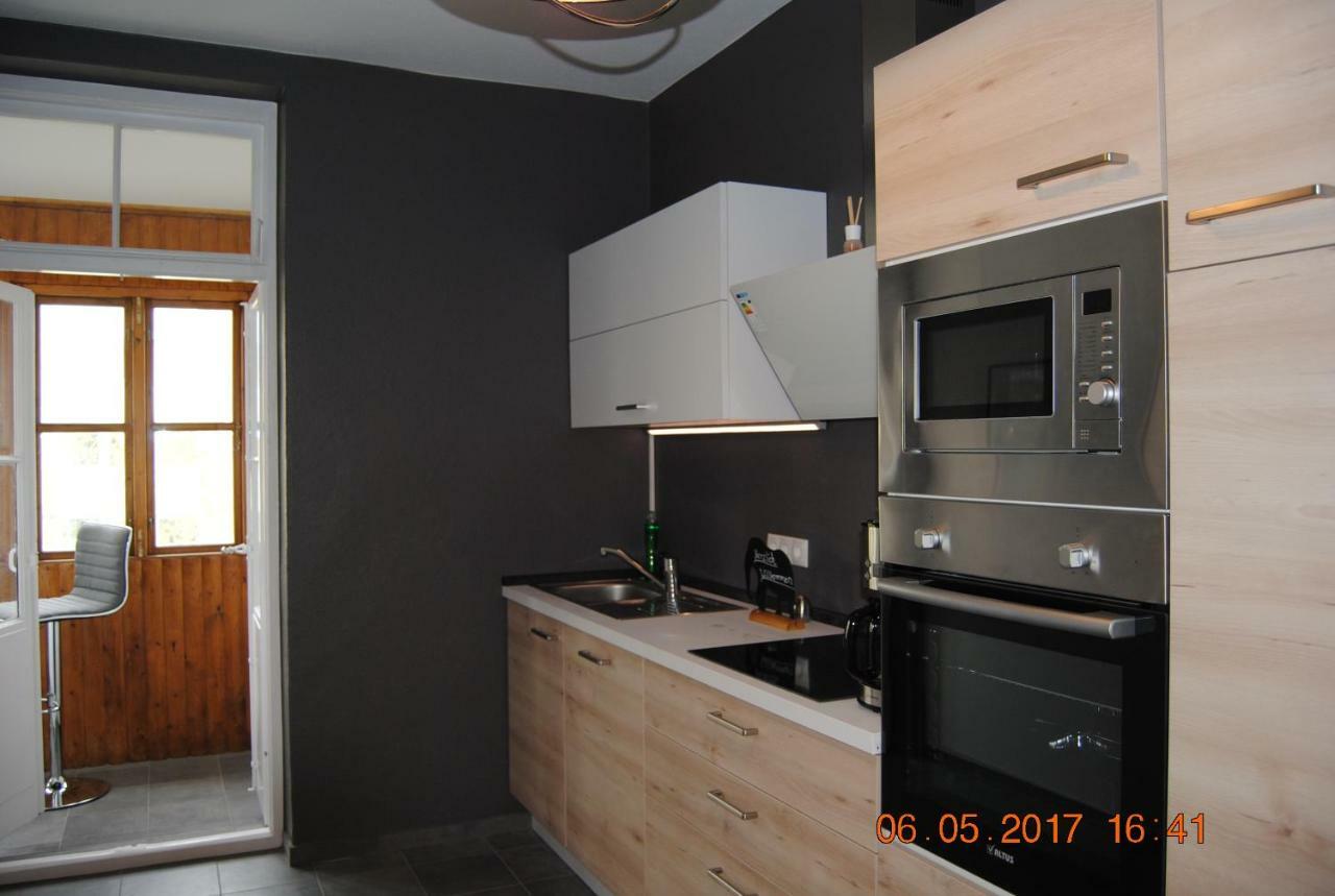 Ruhige Ferienwohnung In Der City Koenigswohnung Kiel Esterno foto