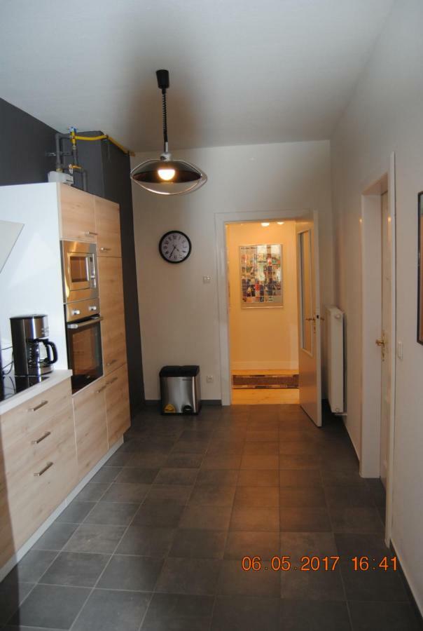 Ruhige Ferienwohnung In Der City Koenigswohnung Kiel Esterno foto
