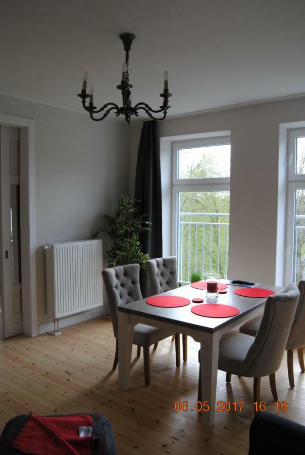 Ruhige Ferienwohnung In Der City Koenigswohnung Kiel Esterno foto